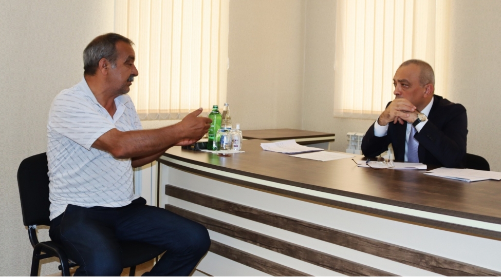 azerbaycan-dovlet-su-ehtiyatlari-agentliyinin-sedri-xizi-rayonunda-vetendashlarla-gorushub