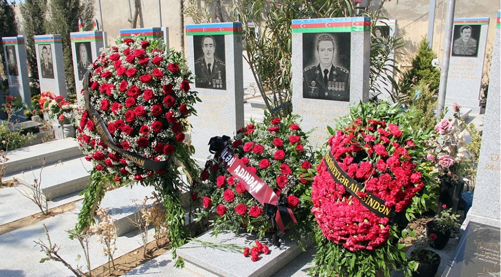 shehid-herbi-pilot-reshad-atakishiyevin-mezari-ziyaret-olunub-fotovideo