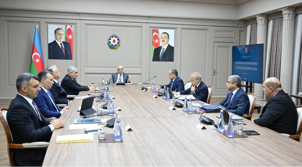 iqtisadi-shuranin-novbeti-iclasi-kechirilib-13