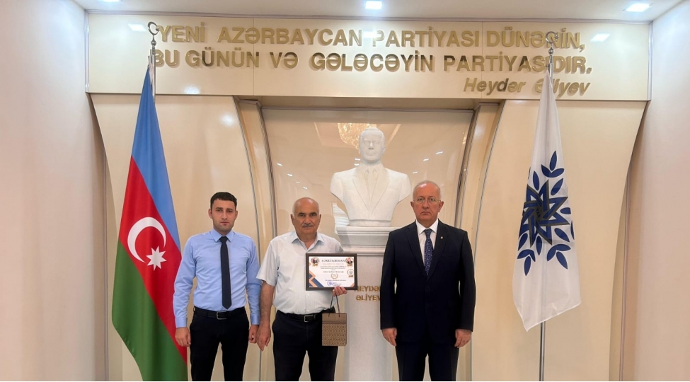 yeni-azerbaycan-partiyasi-kurdemir-rayon-teshkilatinda-partiyanin-feal-uzvlerinin-yubileylerini-qeyd-edibnden