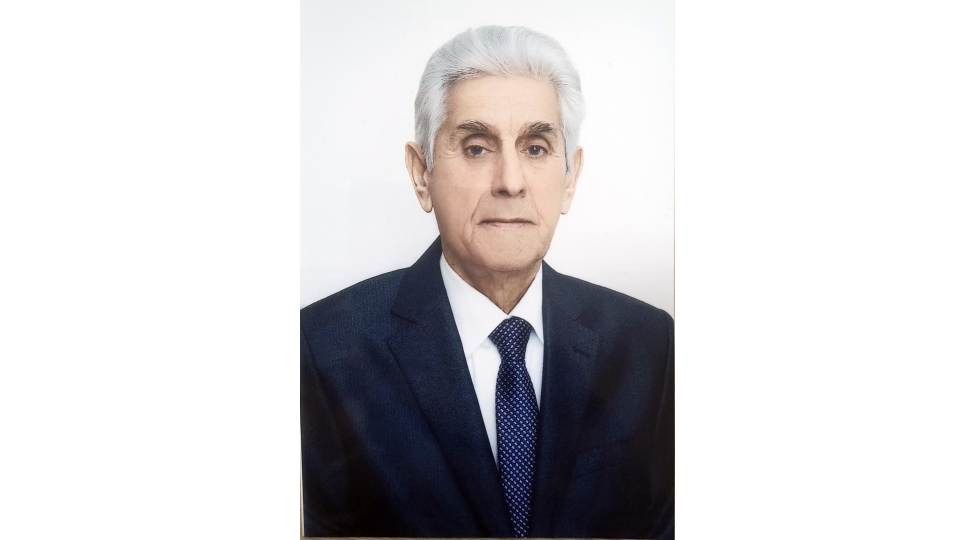bir-omurluk-xidmet-imran-ebilovun-ishiqli-yolchulugu
