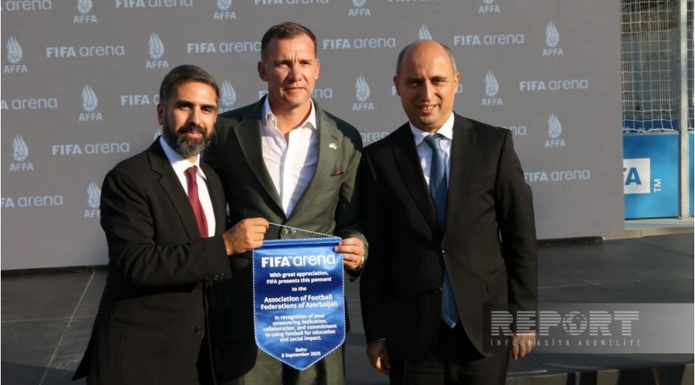 bakida-yeni-insha-edilen-futbol-meydanchasinin-achilish-merasimi-kechirilib