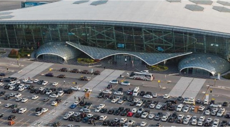 baki-aeroportu-erazisine-daxil-olan-taksilerle-bagli-meseleye-aydinliq-getirib