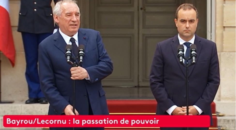 fransanin-yeni-bash-naziri-hem-forma-hem-de-mezmun-baximindan-deyishiklikler-olmalidir