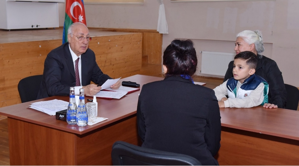 zakir-ferecov-sheher-sakinleri-ile-novbeti-seyyar-gorush-kechirdi