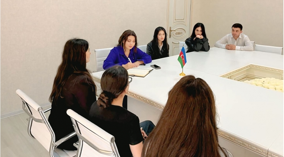 sebine-salmanova-sumqayitda-sechicileri-ile-novbeti-gorush-kechirib