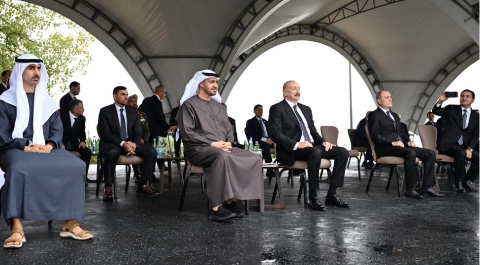 prezidentler-ilham-eliyev-ve-sheyx-mehemmed-bin-zayed-al-nehyan-cidir-duzunde-qarabag-atlarinin-shousunu-izleyibler-foto