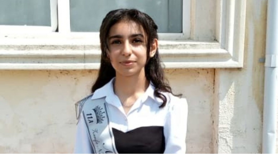 astarali-qiz-heyatini-herbi-pesheye-bagladi