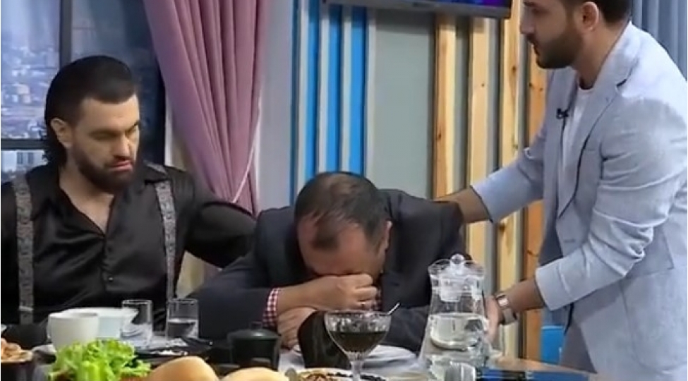 allahverdi-yolchuyevin-canli-efirde-hali-pisleshdi