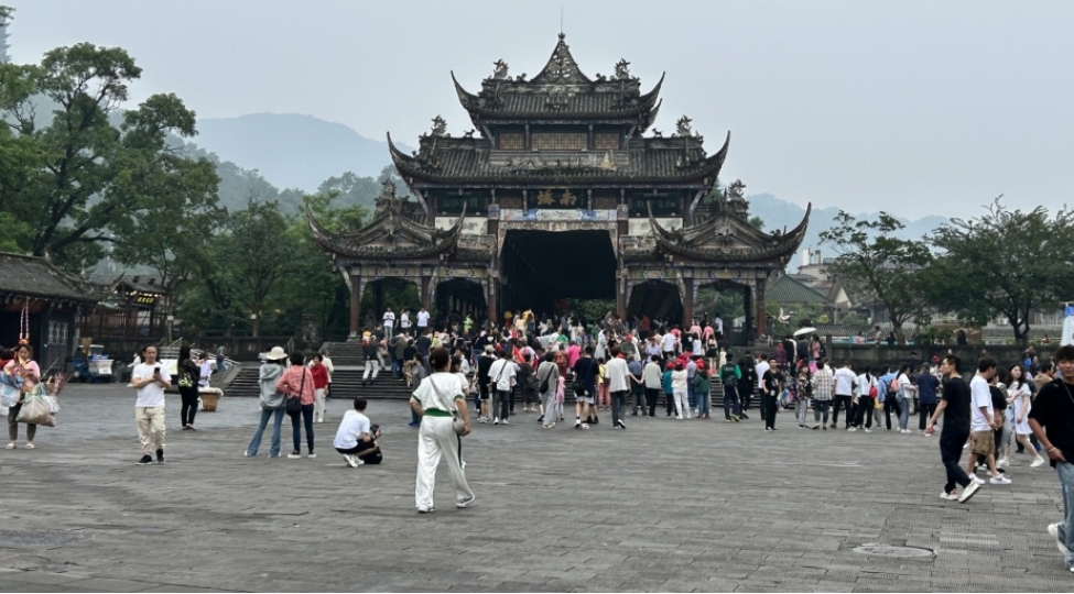chinde-qizil-heftede-2-milyard-360-milyon-seyahet-gozlenilir