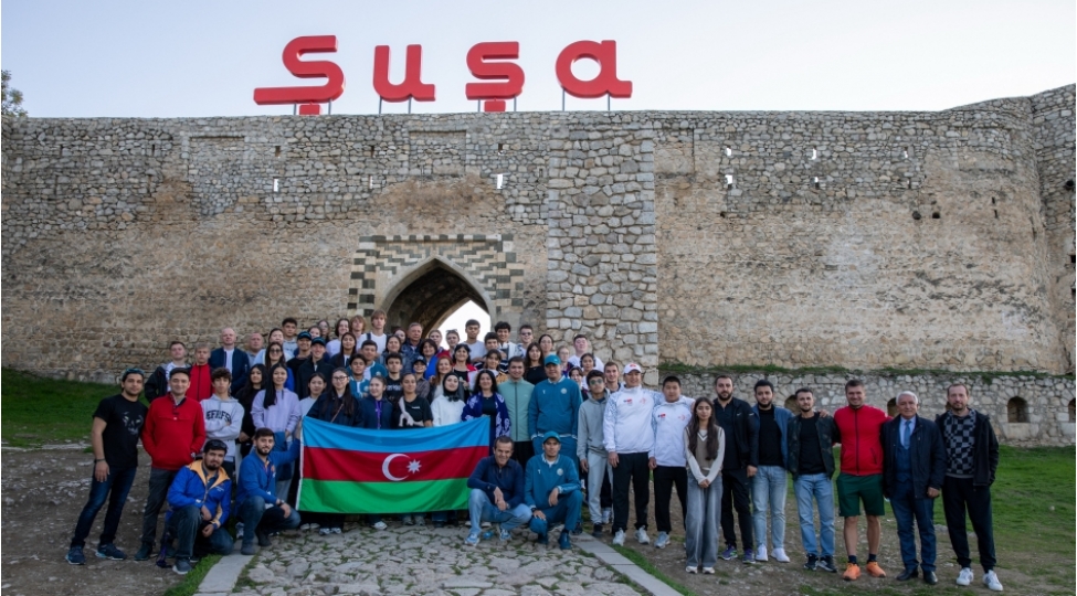 iii-mdb-oyunlarinin-ishtirakchilari-shushanin-medeni-irsi-ile-tanish-olublar