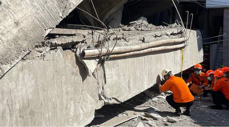 indoneziyada-mektebin-uchmasi-neticesinde-olenlerin-sayi-36-ya-chatib