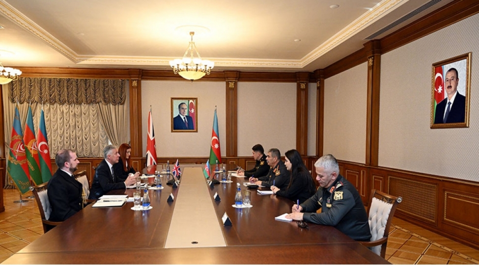 mudafie-naziri-boyuk-britaniyanin-azerbaycandaki-sefiri-ile-gorushub-foto