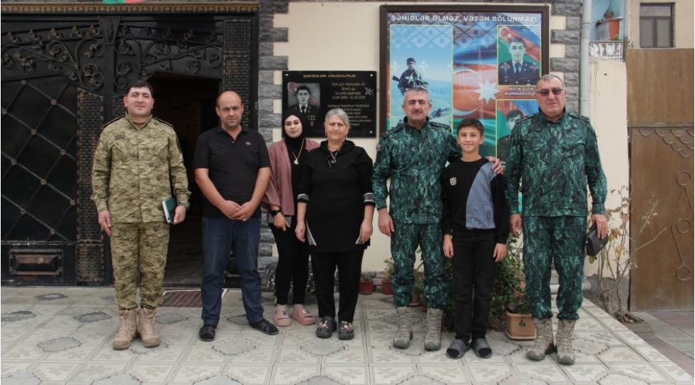 dovlet-serhed-xidmetinin-rehber-heyeti-shehid-ailelerini-ziyaret-edib-3