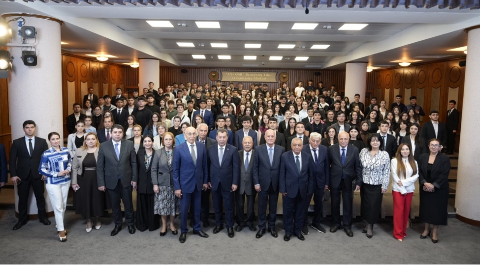 azerbaycanin-musteqilliyinin-berpasi-ve-xarici-siyaset-strategiyasi