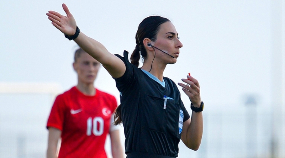 azerbaycanin-qadin-fifa-referisi-sechme-merhelenin-3-oyununa-teyinat-alib