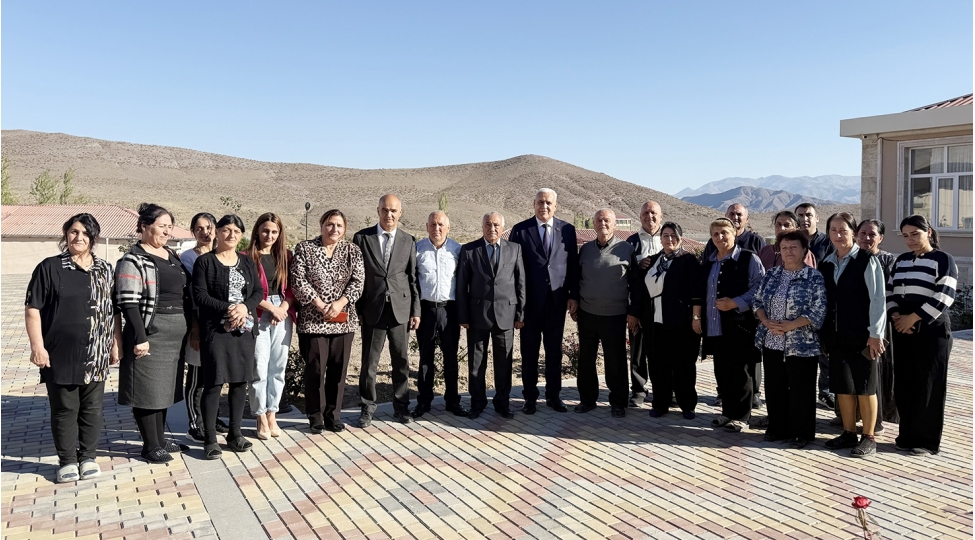 milli-meclisin-deputati-vuqar-rehimzade-ordubadda-sechicileri-ile-novbeti-gorushunu-kechirib-foto-7