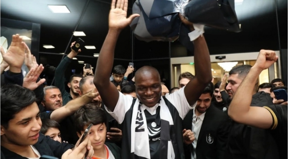 neftchinin-yeni-transferi-vensan-abubakar-bakiya-gelib-video