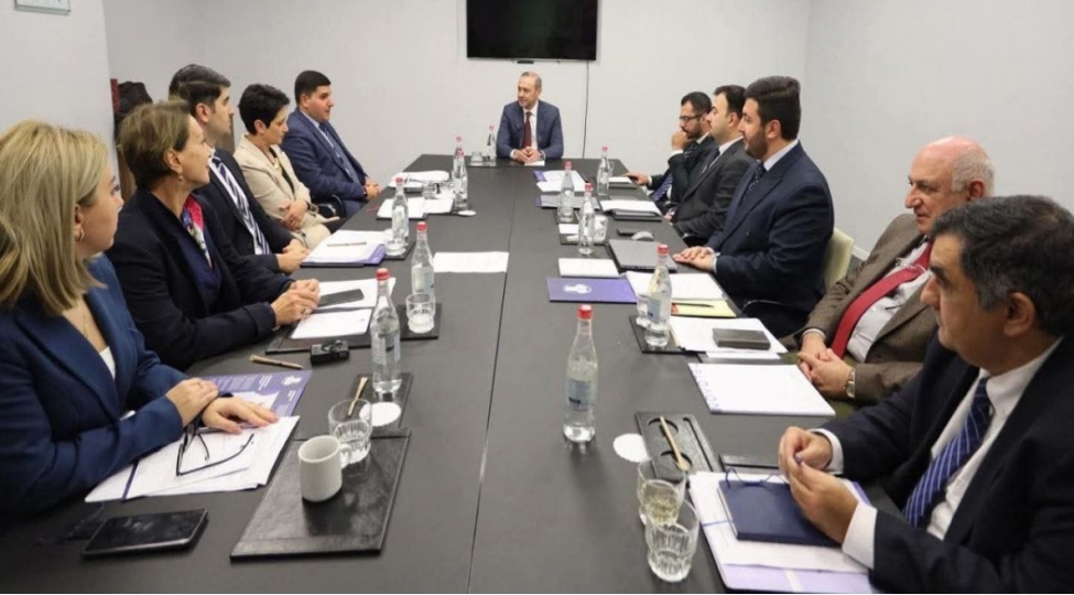 azerbaycan-ve-ermenistan-vetendash-cemiyyeti-numayendeleri-irevanda-gorushub