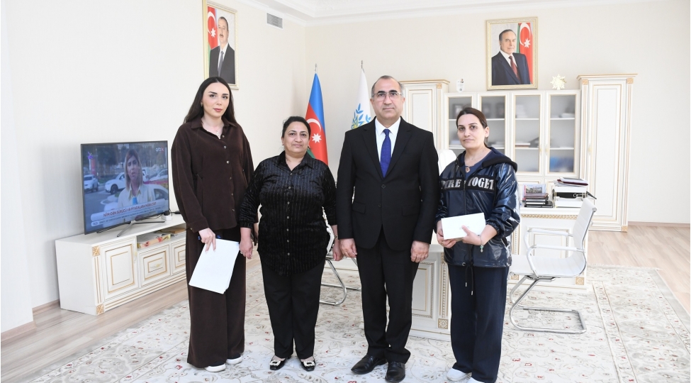 yap-sumqayit-sheher-teshkilatinin-numayendeleri-shehid-ailelerini-ziyaret-edibler-2