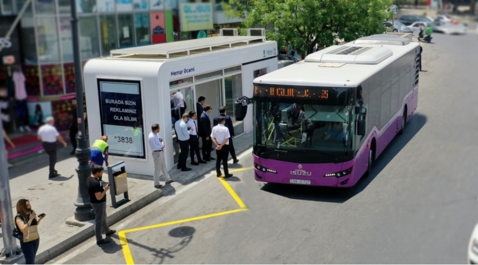 bakida-sernishinler-mobil-tetbiqle-avtobuslarin-gelish-vaxtini-onlayn-izleye-bilecekler