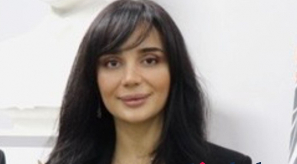 saxlanilan-icra-bashchisinin-qizi-hakimdir