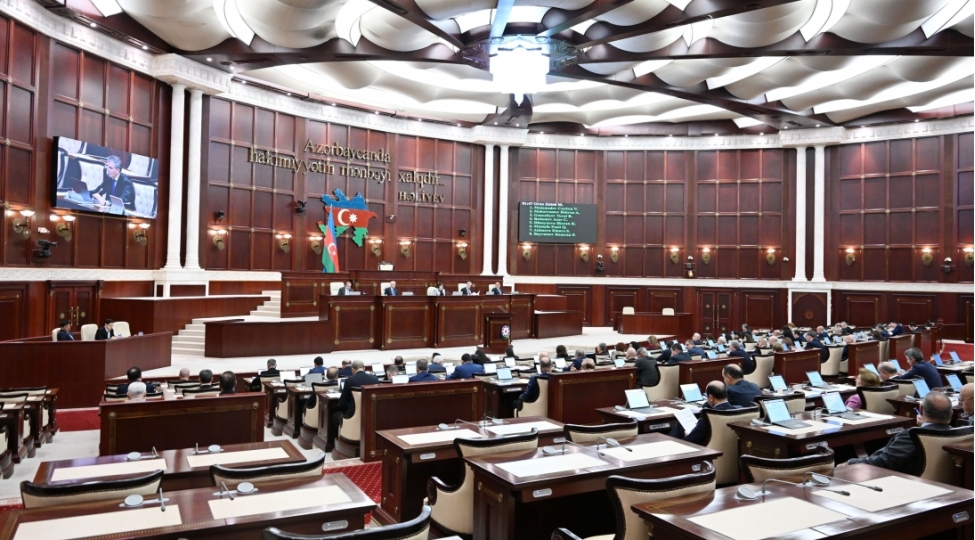 milli-meclis-gelen-ilin-budcesini-i-oxunushda-muzakire-edir