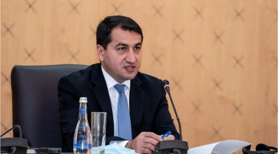 Hikmət Hacıyev Dövlət Bayrağı Günü münasibətilə paylaşım edib