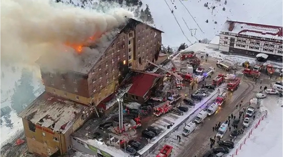 turkiyede-bash-veren-hotel-yangini-ile-bagli-mehkeme-hokmu-elan-olunub