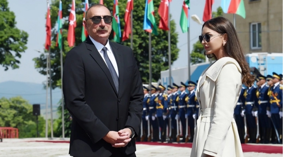 milli-meclis-zefer-gunu-munasibetile-prezident-ve-birinci-vitse-prezidenti-tebrik-edib