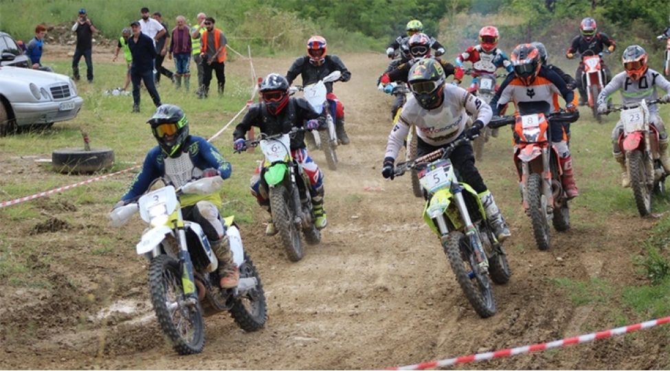 bakida-zefer-gunune-hesr-olunan-motokross-chempionati-kechirilecek