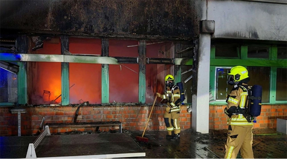 almaniyada-mektebde-partlayishlar-bash-verib