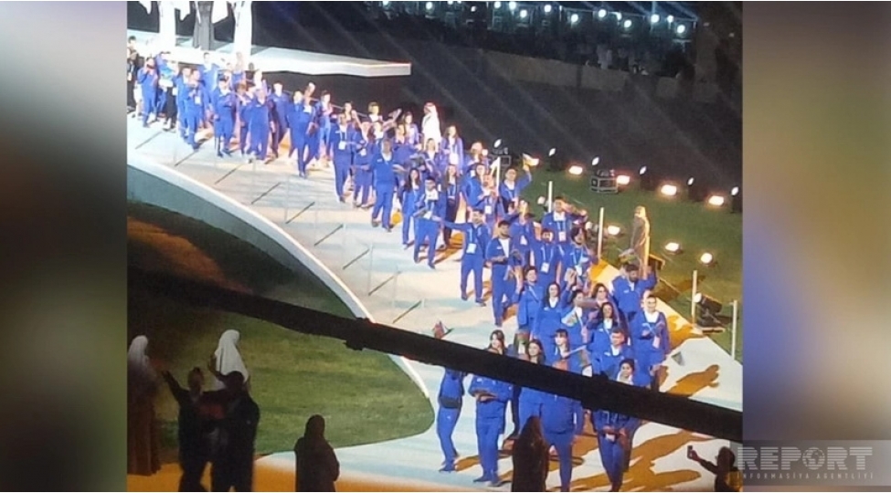 azerbaycan-idmanchilari-vi-islam-hemreyliyi-oyunlarinin-achilish-merasiminde-resmi-paraddan-kechibler