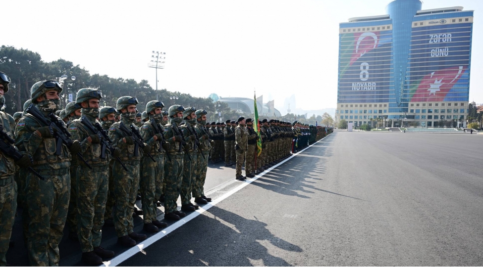leyla-eliyevadan-herbi-paradla-bagli-paylashim