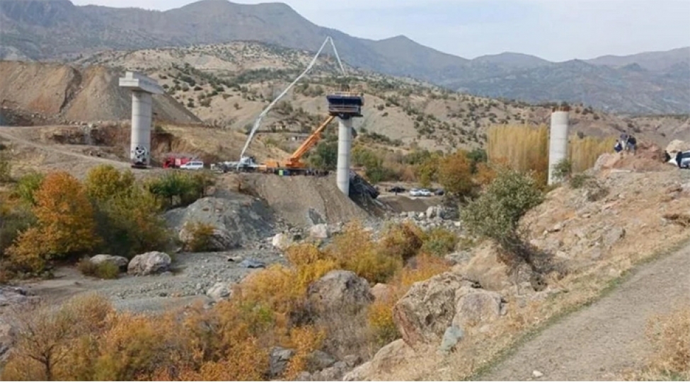 turkiyede-korpu-chokub-uch-nefer-olub