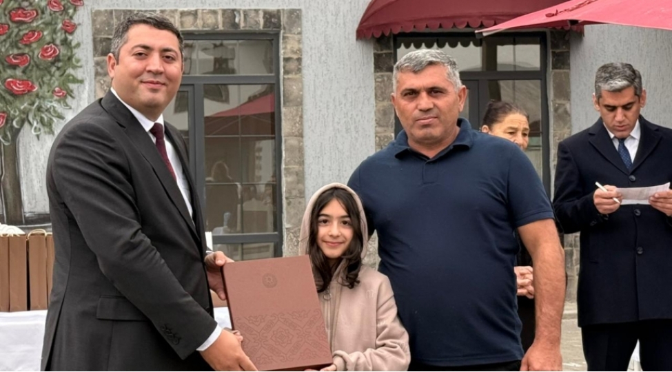 zengilanin-memmedbeyli-kendinde-daha-30-aileye-evlerin-acharlari-teqdim-olunub-yenilenib