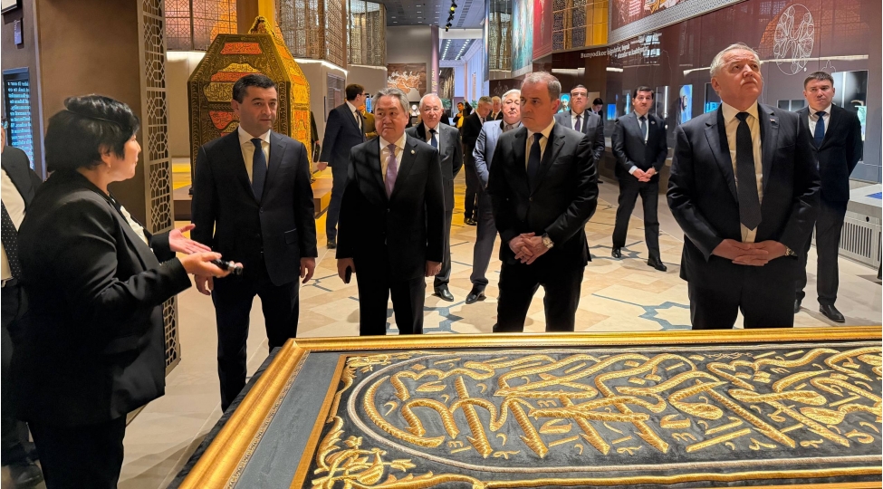 merkezi-asiya-olkeleri-ve-azerbaycanin-xin-bashchilari-dashkendde-islam-sivilizasiyasi-merkezini-ziyaret-edibler