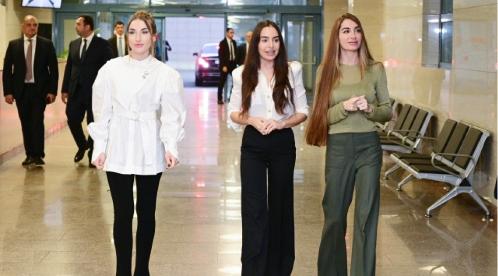 yeni-klinikada-yeni-robotik-reabilitasiya-ve-sumuk-iliyi-transplantasiyasi-merkezlerinin-achilish-merasimi-olub