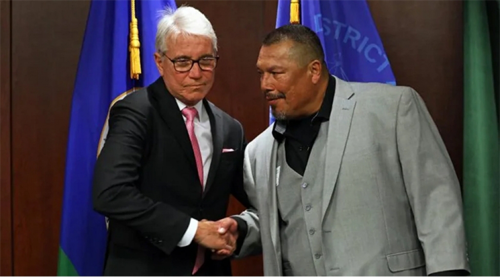 30-ilden-chox-gunahsiz-ceza-cheken-amerikali-19-milyon-dollar-alacaq