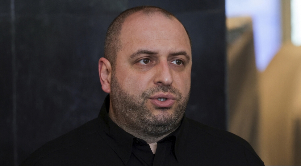 umerov-olkesine-qayitdi