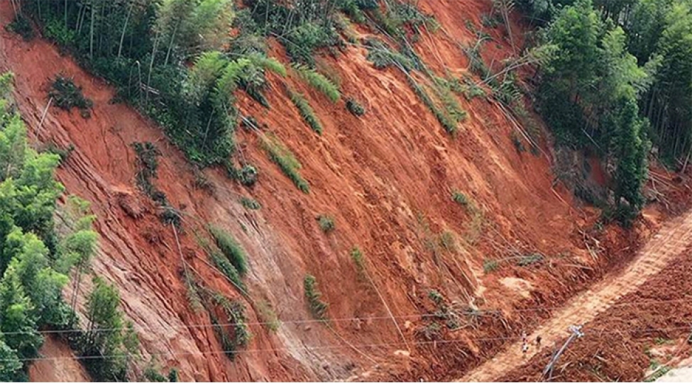 indoneziyada-torpaq-surushmeleri-neticesinde-30-nefer-olub-40-nefer-itkin-dushub