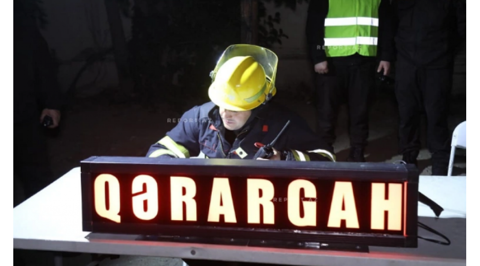 yasamalda-yanginin-bash-verdiyi-yashayish-binasinin-qarshisinda-qerargah-yaradilib