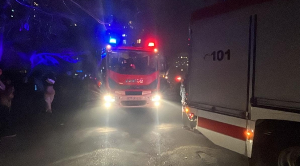 yasamalda-yashayish-binasinda-yangin-neticesinde-olenlerin-kimliyi-melum-olub