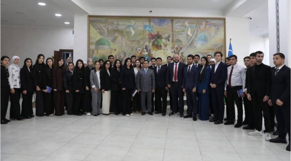 ozbekistan-ve-azerbaycan-gencleri-arasinda-dialoq-genishlenir