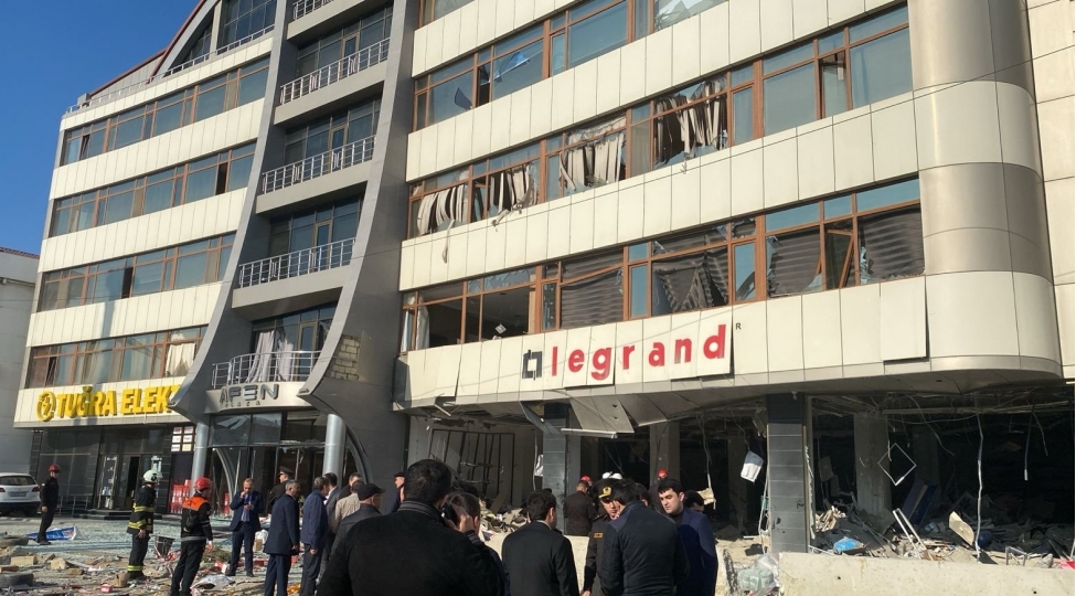 nerimanovdaki-partlayishda-7-nefer-xilas-edilib