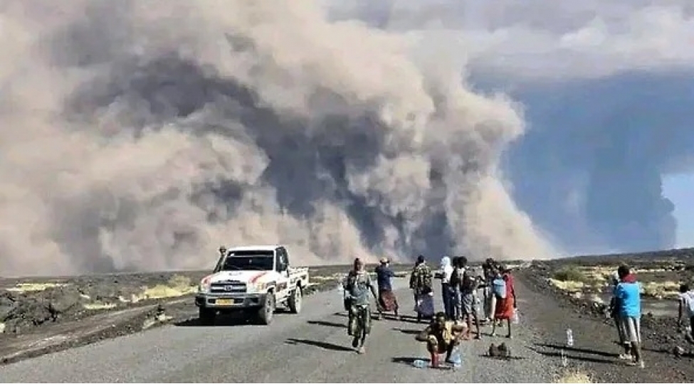 bu-vulkan-10-min-ilden-sonra-ilk-defe-puskurdu-foto