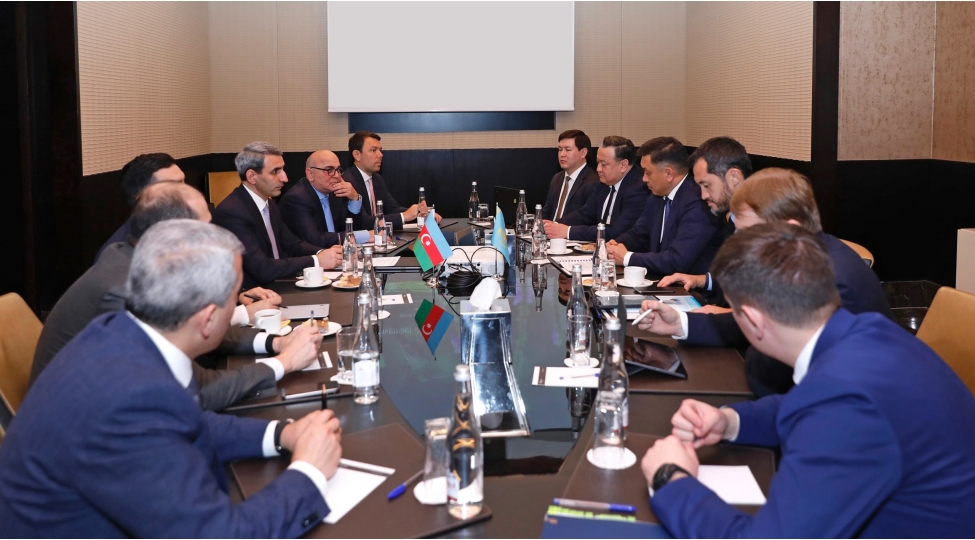 azerbaycan-ve-qazaxistan-demir-yolu-sahesinde-emekdashligi-genishlendirir