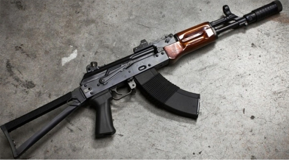 sumqayitda-kalashnikov-avtomati-tapilib