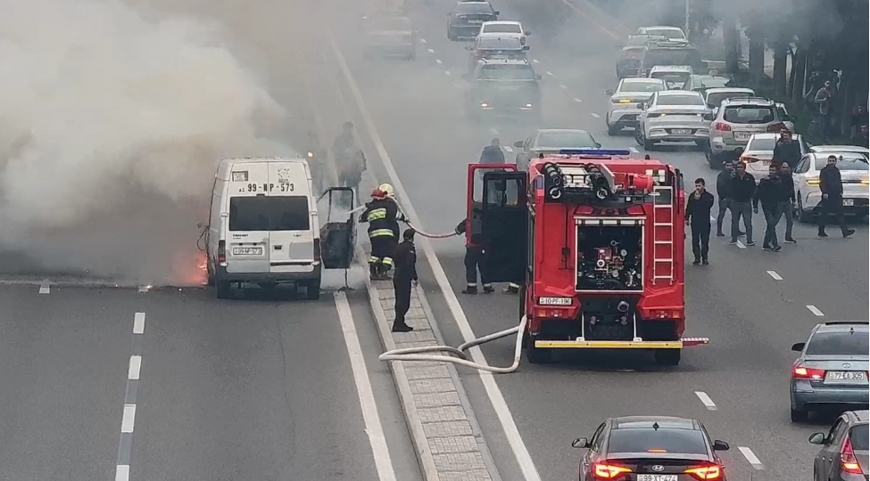 heyder-eliyev-prospektinde-yangin-bash-verib-video