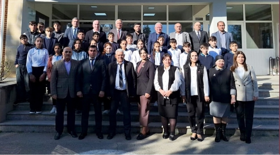 kend-mektebinde-shagirdler-ve-shairler